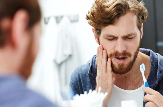 Kiefergelenkschmerzen können verschiedene Ursachen haben